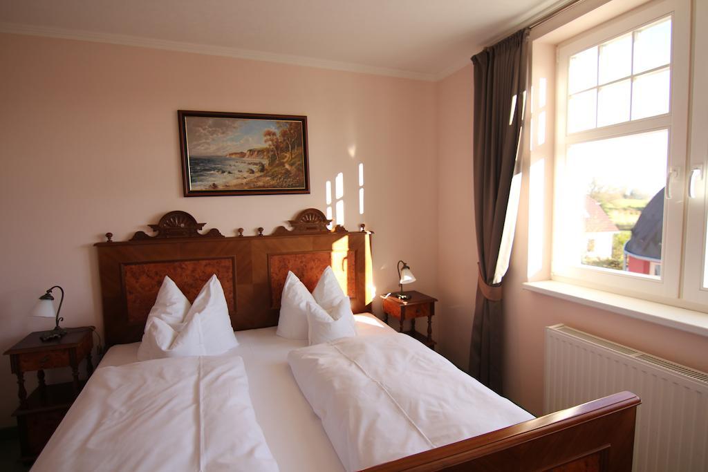 Hotel Zum Strandlaufer Ahrenshoop Rum bild