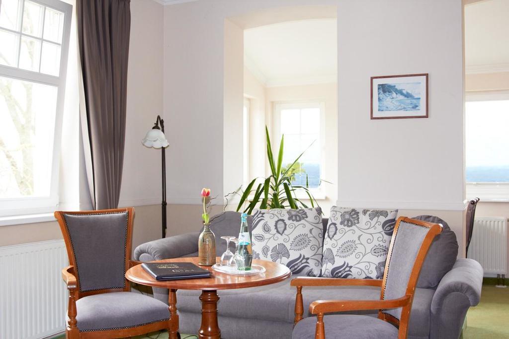 Hotel Zum Strandlaufer Ahrenshoop Exteriör bild