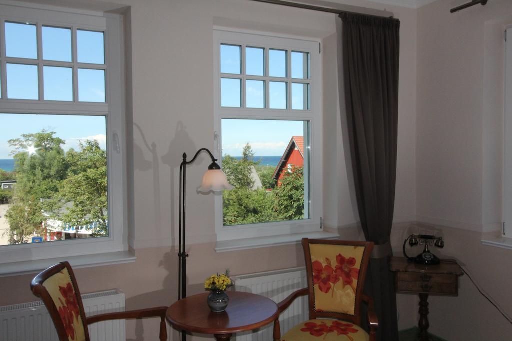 Hotel Zum Strandlaufer Ahrenshoop Rum bild