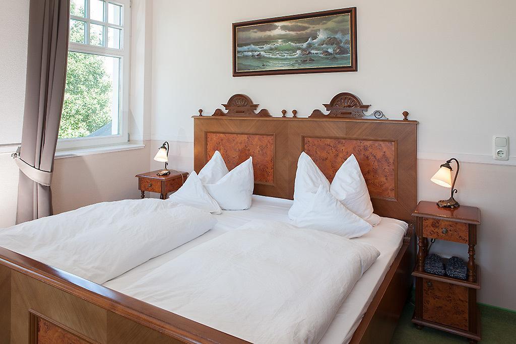 Hotel Zum Strandlaufer Ahrenshoop Rum bild