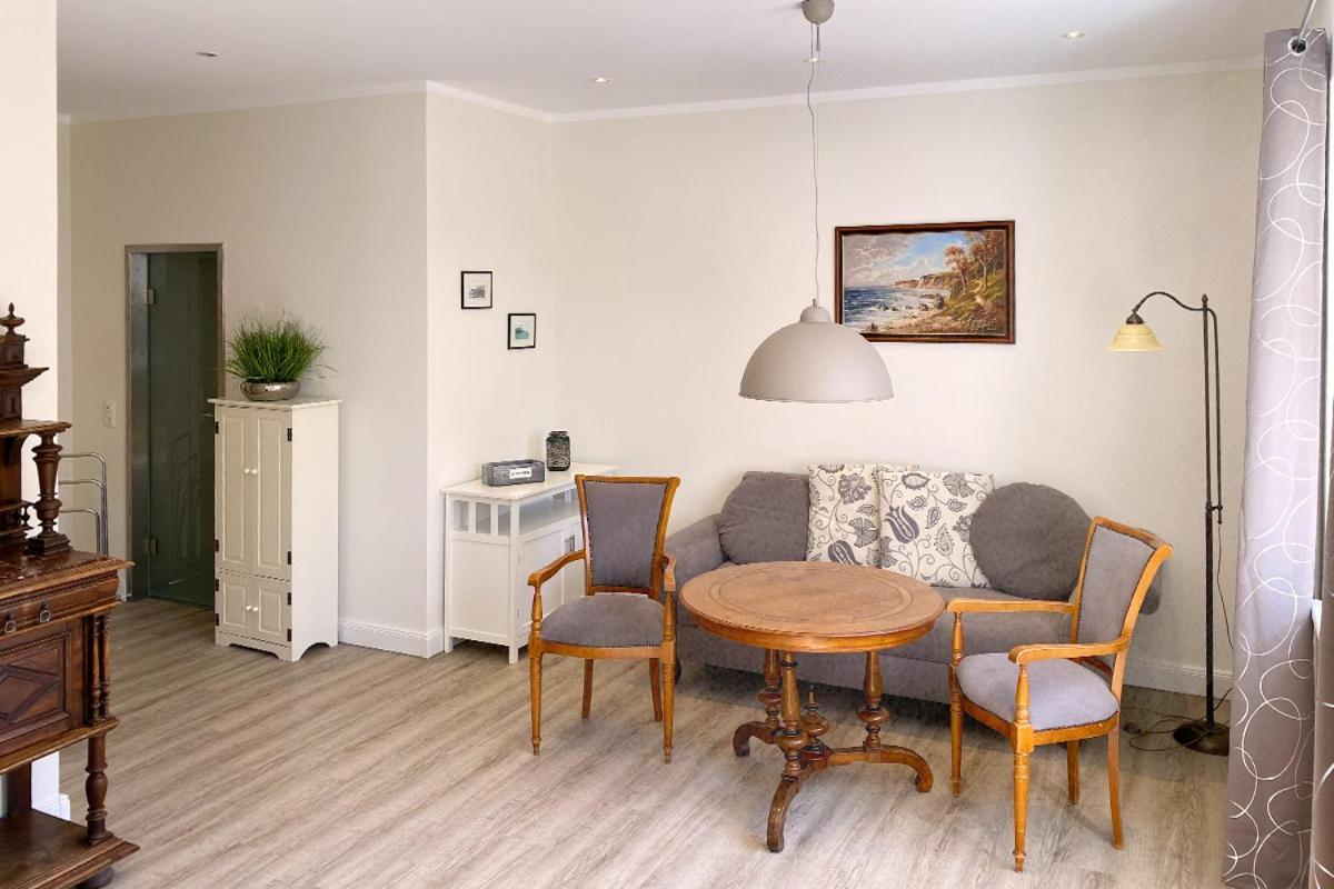 Hotel Zum Strandlaufer Ahrenshoop Exteriör bild